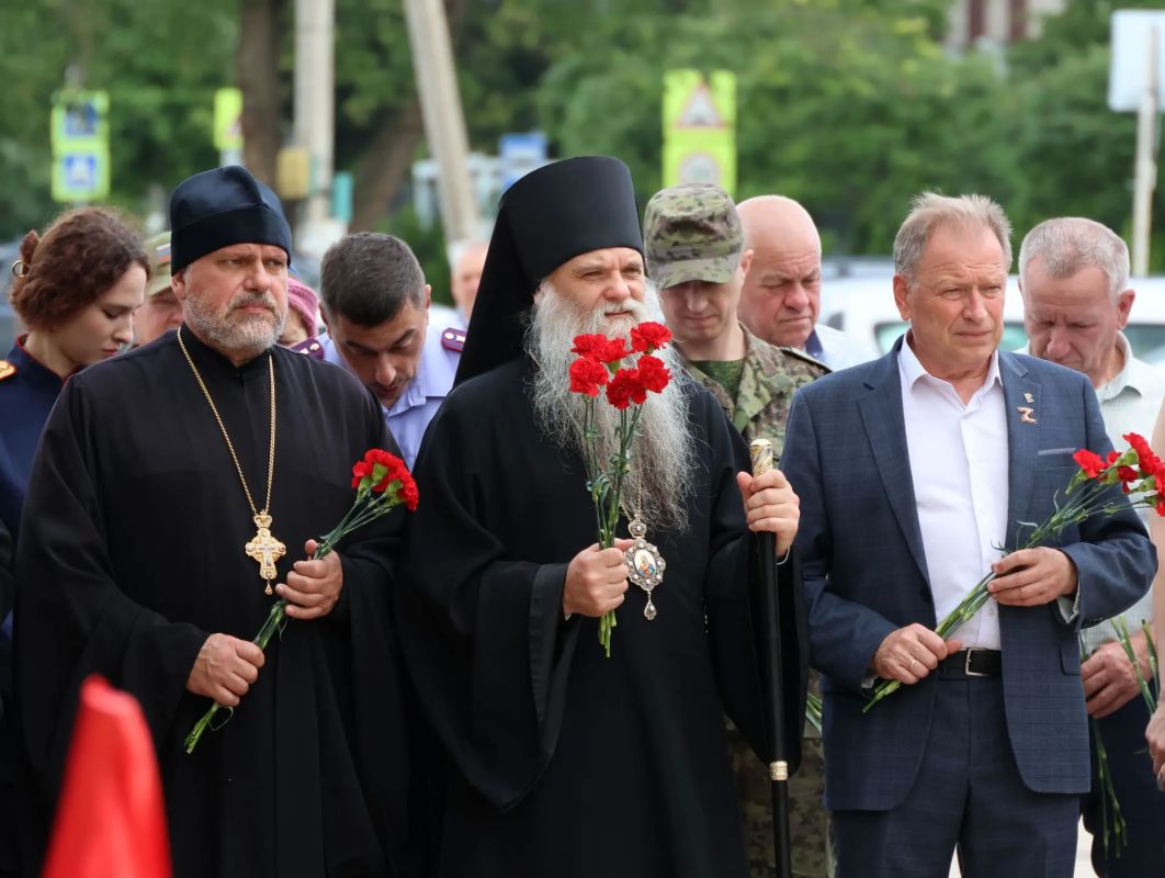Алексей Дыбов: В Валуйском округе почтили память погибших в День памяти и скорби