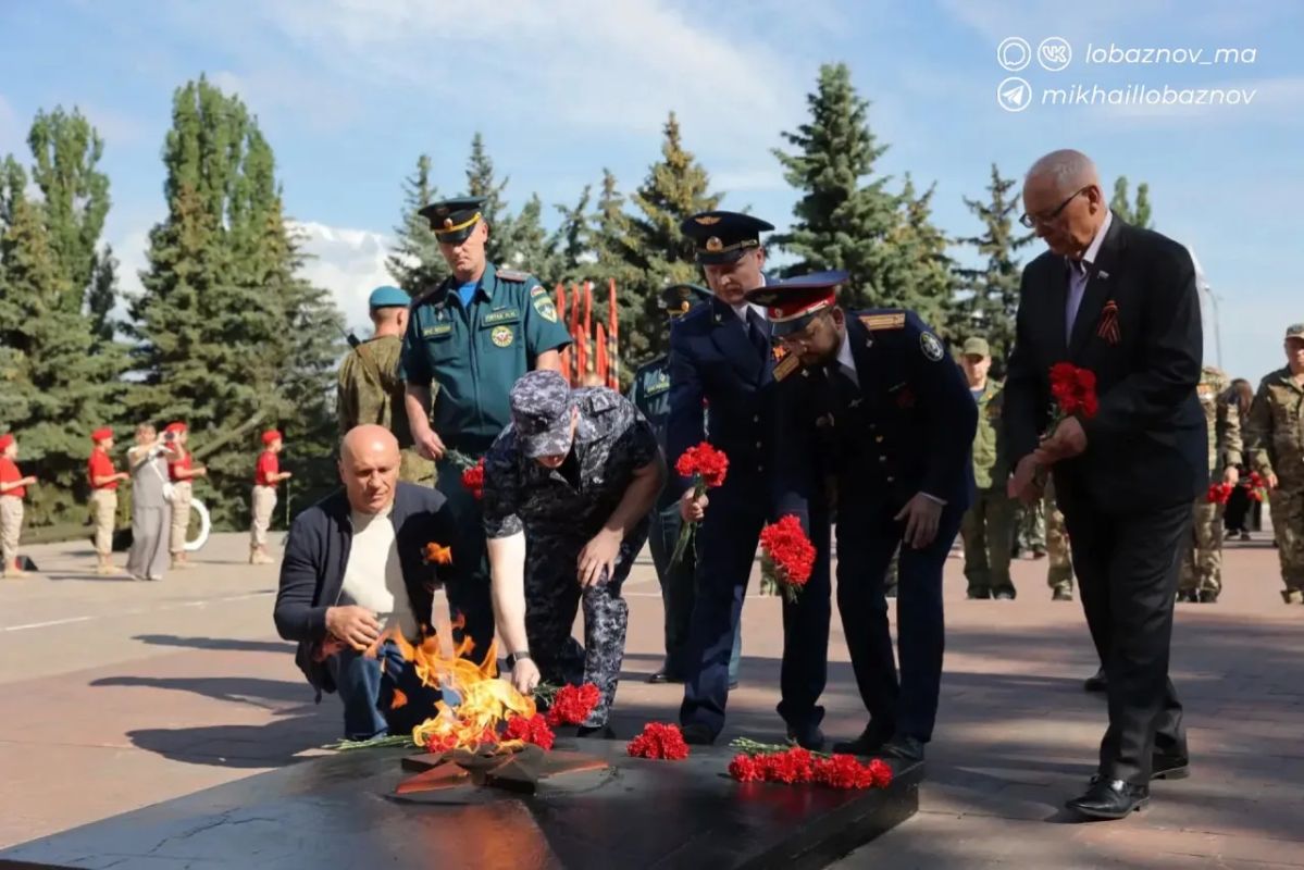 Михаил Лобазнов: Боль. Скорбь. Память. И бесконечная благодарность Михаил Лобазнов: Боль. Скорбь. Память. И бесконечная благодарность