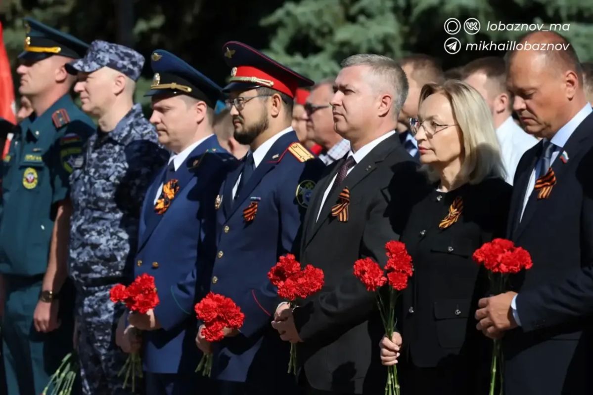 Михаил Лобазнов: Боль. Скорбь. Память. И бесконечная благодарность Михаил Лобазнов: Боль. Скорбь. Память. И бесконечная благодарность