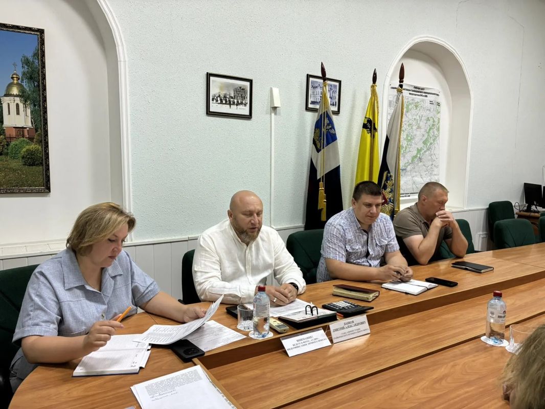 Дмитрий Панков встретился с жителями на личном приёме Дмитрий Панков встретился с жителями на личном приёме