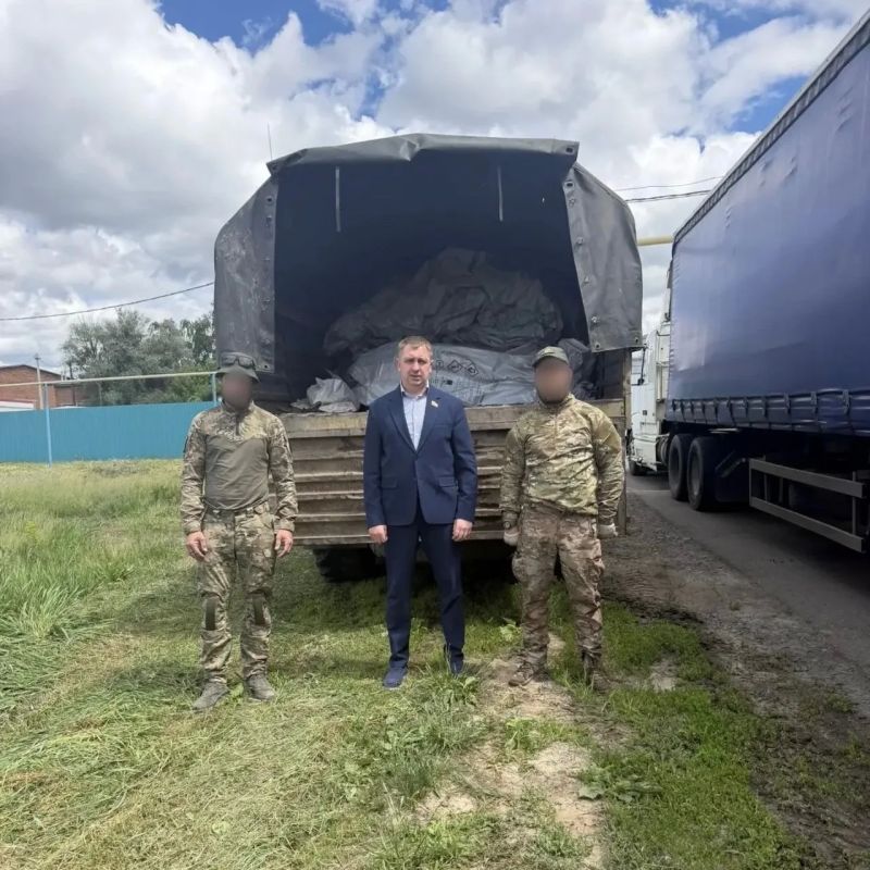 Помощь фронту: депутаты областной Думы отправили очередные гуманитарные грузы военнослужащим Помощь фронту: депутаты областной Думы отправили очередные гуманитарные грузы военнослужащим
