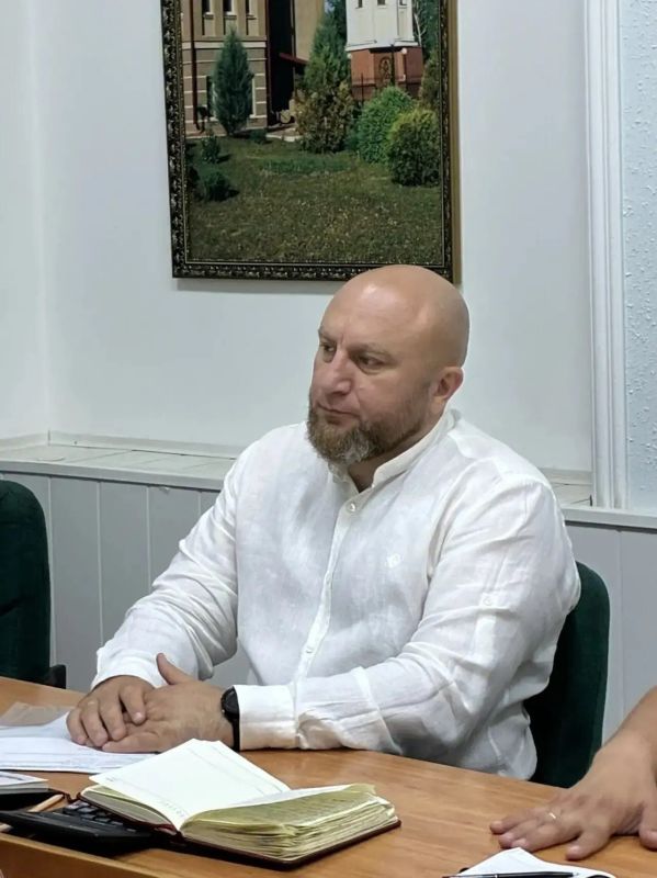 Дмитрий Панков встретился с жителями на личном приёме Дмитрий Панков встретился с жителями на личном приёме