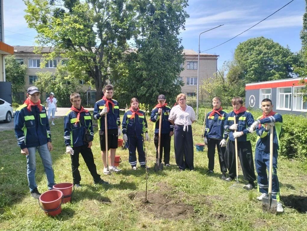 В преддверии Дня эколога студенты Шебекинского агротехнического ремесленного техникума высадили плодовый сад