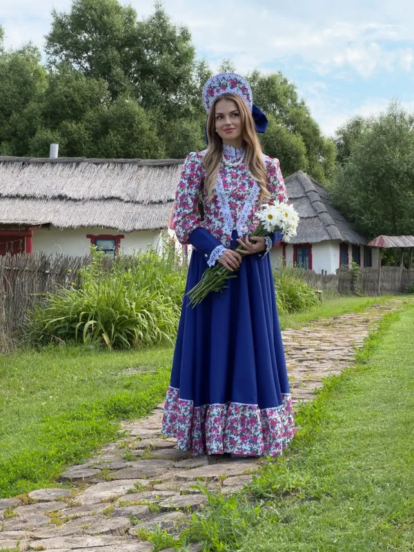 Следователь из Белгородской области стала лауреатом конкурса костюмов в народном стиле и поднялась на одну сцену с Надеждой Кадышевой Следователь из Белгородской области стала лауреатом конкурса костюмов в народном стиле и поднялась на одну сцену с Надеждой Кадышевой
