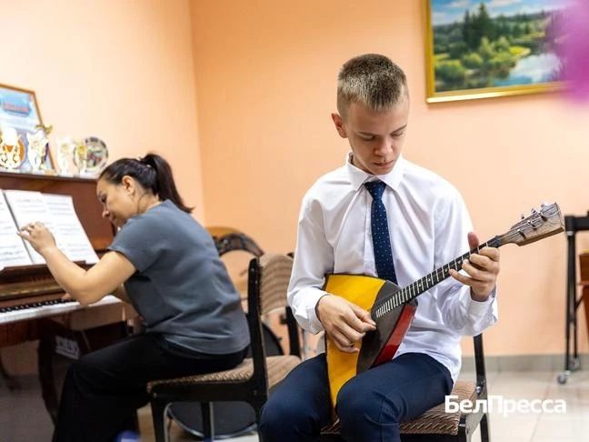 Волшебство трёх струн. Как один ребёнок изменил музыкальную жизнь чернянского села Волшебство трёх струн. Как один ребёнок изменил музыкальную жизнь чернянского села