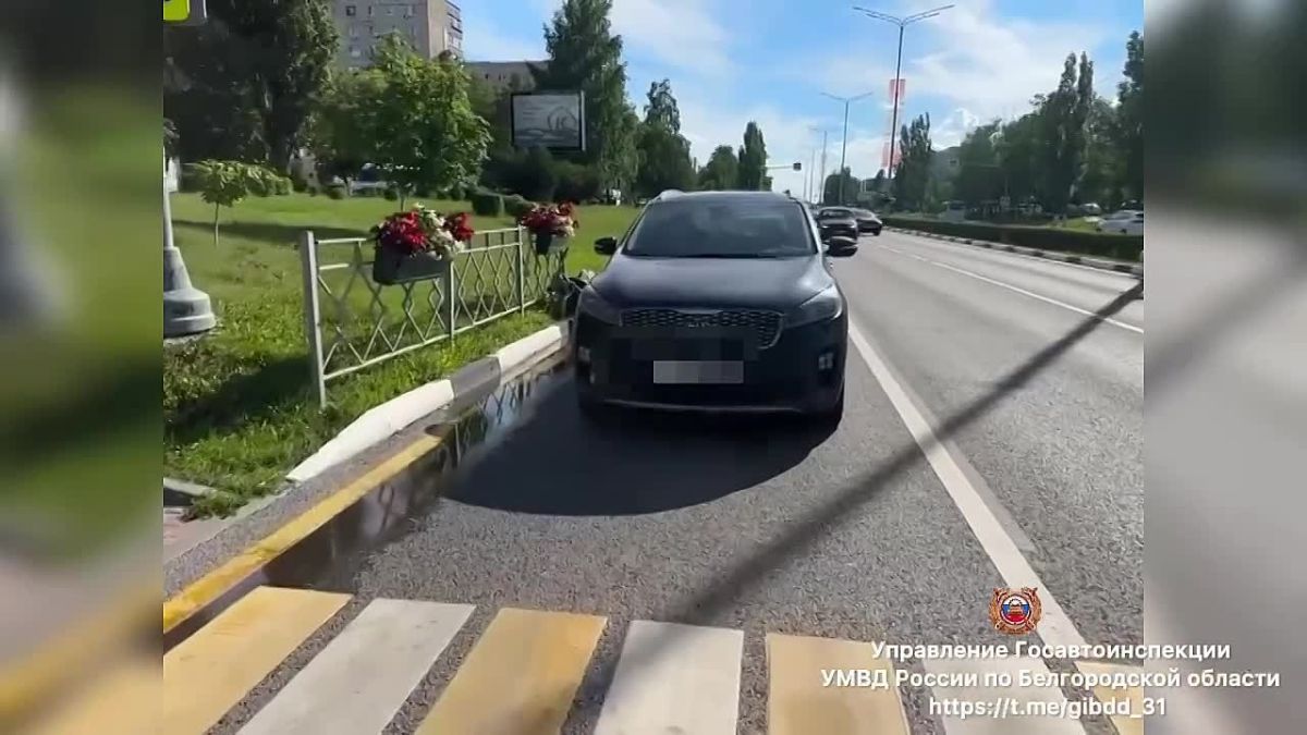 #СВОДКА_ДТП. По предварительным данным, вчера около 16 часов 10 минут на пр. Молодежный г. Старый Оскол 15-летний подросток, управляя мотоциклом, не выбрал безопасную дистанцию и совершил столкновение с автомобилем «Киа» под...