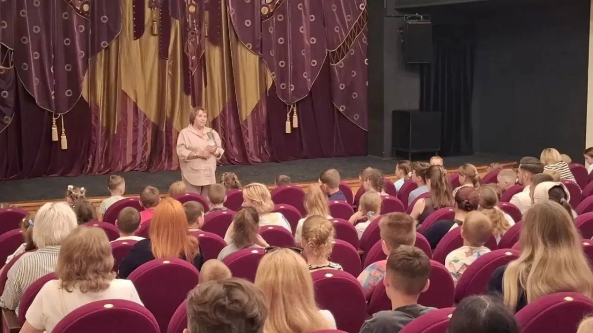 В Белгородском театре кукол показали новый спектакль «Дюймовочка» В Белгородском театре кукол показали новый спектакль «Дюймовочка»
