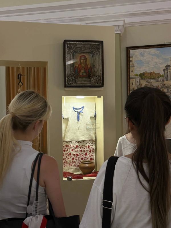 В честь Дня молодёжи белгородцев и гостей города пригласили на серию увлекательных экскурсий, посвящённых богатой истории и героическому прошлому родного края В честь Дня молодёжи белгородцев и гостей города пригласили на серию увлекательных экскурсий, посвящённых богатой истории и героическому прошлому родного края