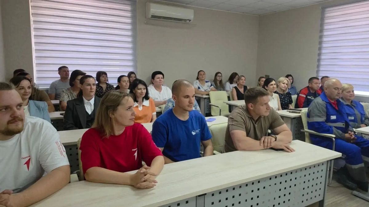 Александр Шуваев: В рамках рабочей поездки в округ встретился с активом жителей в Короче Александр Шуваев: В рамках рабочей поездки в округ встретился с активом жителей в Короче