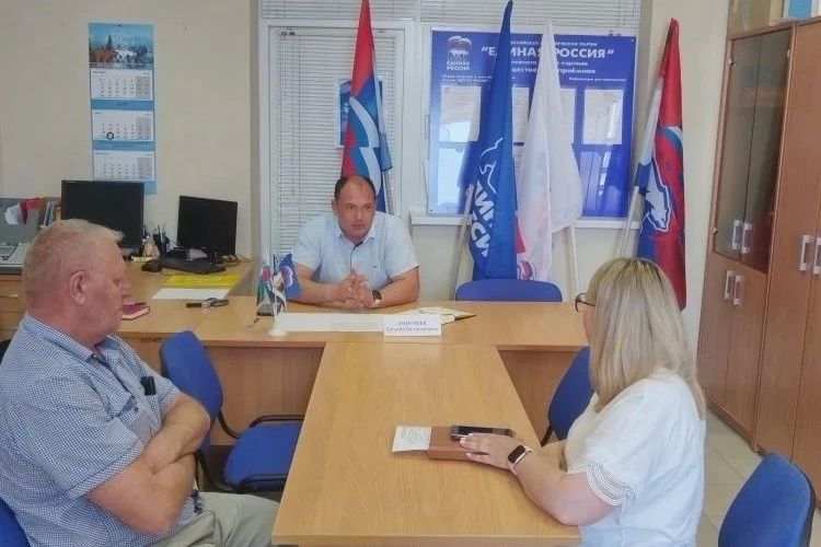 Волнующие вопросы — на повестке дня: законотворцы помогают своим землякам Волнующие вопросы — на повестке дня: законотворцы помогают своим землякам