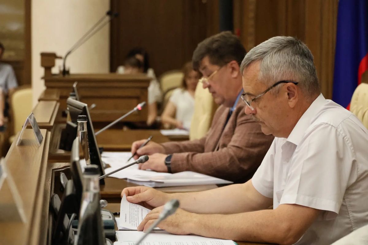 Белгородские парламентарии рассматривают возможность предоставления в собственность бесплатно земельных участков «Матерям-героиням» — соответствующий законопроект депутаты предварительно одобрили в рамках совместного... Белгородские парламентарии рассматривают возможность предоставления в собственность бесплатно земельных участков «Матерям-героиням» — соответствующий законопроект депутаты предварительно одобрили в рамках совместного...