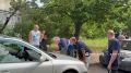 Сотрудники управ продолжают работу с белгородцами, чьё имущество пострадало из-за обстрела ВСУ сегодня утром