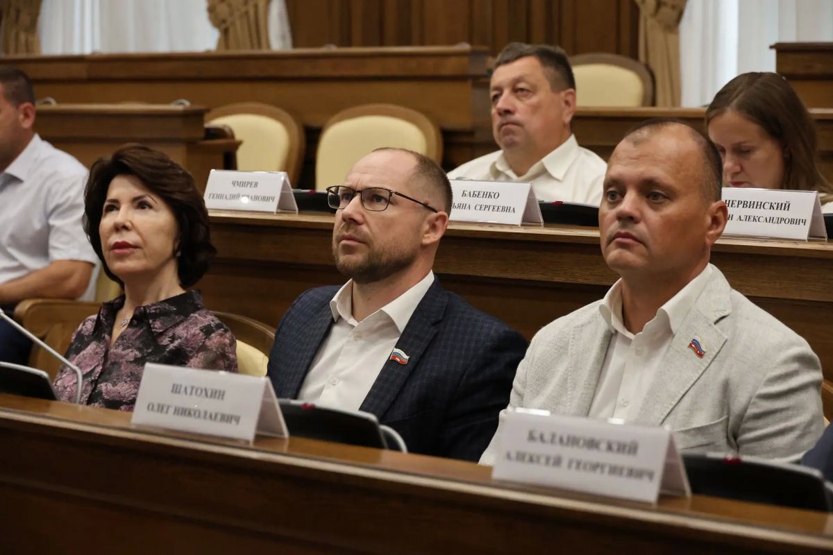 Белгородские парламентарии рассматривают возможность предоставления в собственность бесплатно земельных участков «Матерям-героиням» — соответствующий законопроект депутаты предварительно одобрили в рамках совместного... Белгородские парламентарии рассматривают возможность предоставления в собственность бесплатно земельных участков «Матерям-героиням» — соответствующий законопроект депутаты предварительно одобрили в рамках совместного...