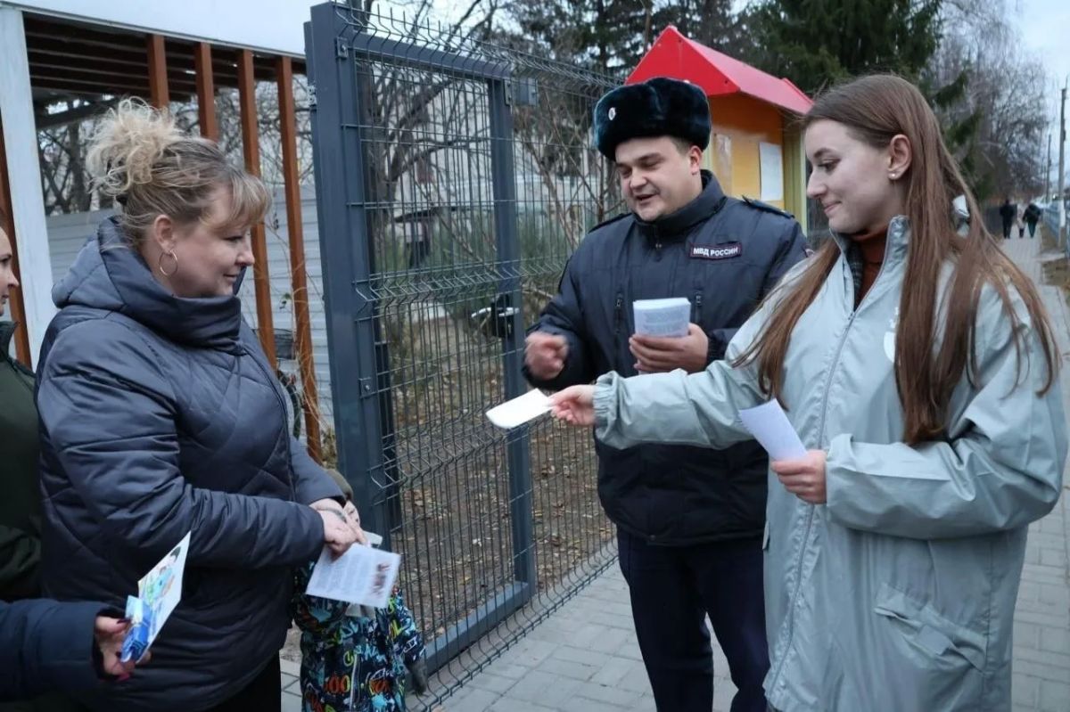 Уважаемые сотрудники и ветераны Государственной инспекции безопасности дорожного движения! Уважаемые сотрудники и ветераны Государственной инспекции безопасности дорожного движения!
