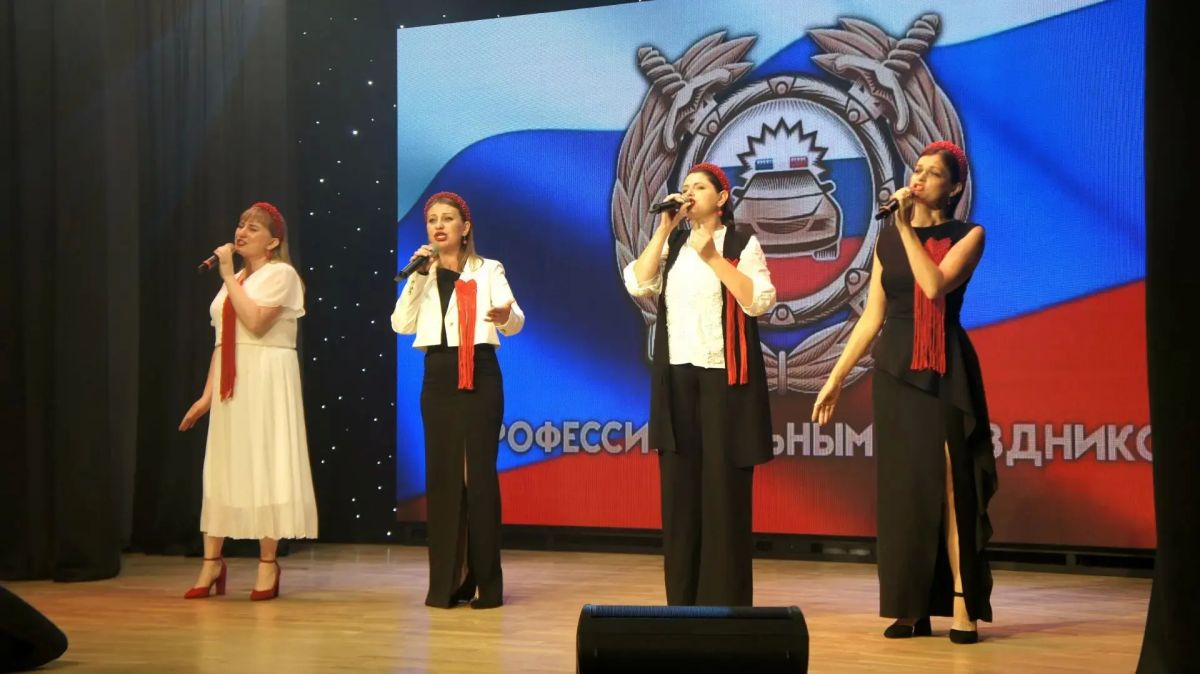 Андрей Миськов: Сегодня в ДК «Аист» прошло торжественное мероприятие, посвящённое 90-летию Государственной инспекции безопасности дорожного движения Андрей Миськов: Сегодня в ДК «Аист» прошло торжественное мероприятие, посвящённое 90-летию Государственной инспекции безопасности дорожного движения