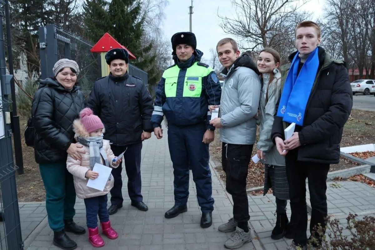 Уважаемые сотрудники и ветераны Государственной инспекции безопасности дорожного движения! Уважаемые сотрудники и ветераны Государственной инспекции безопасности дорожного движения!