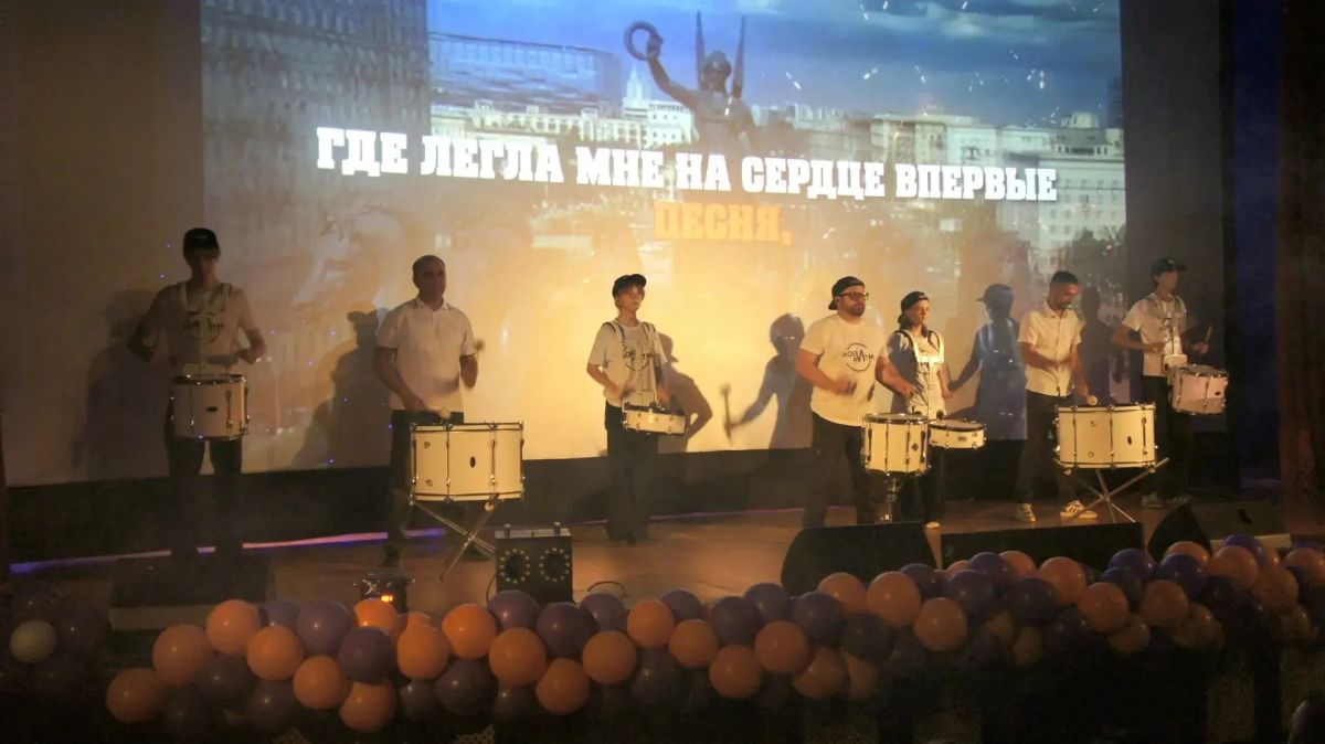 Андрей Миськов: В Центре культурного развития «Оскол» состоялось торжественное мероприятие «Молодёжь в деле!», посвящённое итогам временного трудоустройства подростков в летний период Андрей Миськов: В Центре культурного развития «Оскол» состоялось торжественное мероприятие «Молодёжь в деле!», посвящённое итогам временного трудоустройства подростков в летний период