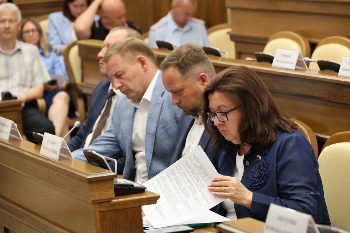 Юрий Клепиков: Продолжаем подготовку к предстоящему заседанию областной Думы Юрий Клепиков: Продолжаем подготовку к предстоящему заседанию областной Думы