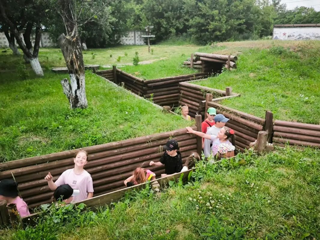 Работа летних лагерей для школьников Яковлевского муниципального округа продолжается, полностью соответствуя целям и задачам национального проекта «Молодёжь и дети» Работа летних лагерей для школьников Яковлевского муниципального округа продолжается, полностью соответствуя целям и задачам национального проекта «Молодёжь и дети»