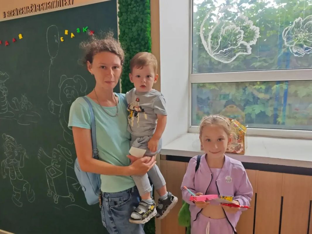 В Белгородской детской библиотеке имени А.А. Лиханова прошёл интерактивный квест «Семейный ларец» В Белгородской детской библиотеке имени А.А. Лиханова прошёл интерактивный квест «Семейный ларец»