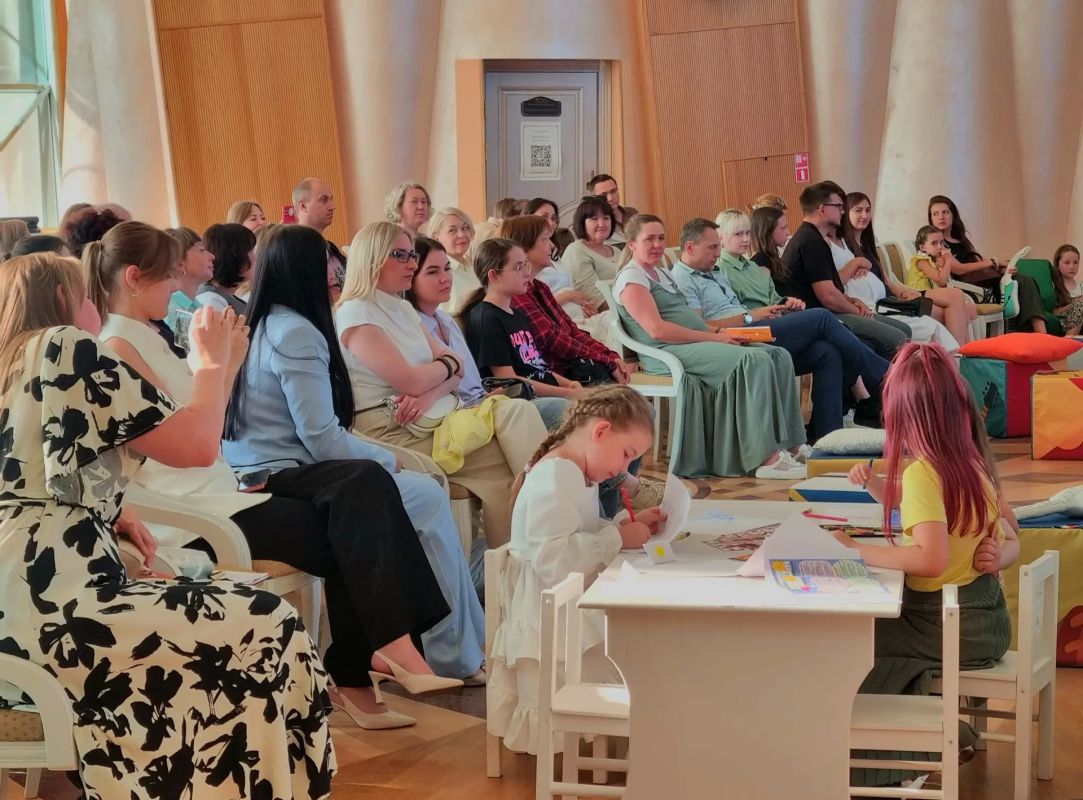 Продолжается сотрудничество Белгородской государственной филармонии с центром профессиональной поддержки материнства и детства «Семья Плюс» Продолжается сотрудничество Белгородской государственной филармонии с центром профессиональной поддержки материнства и детства «Семья Плюс»