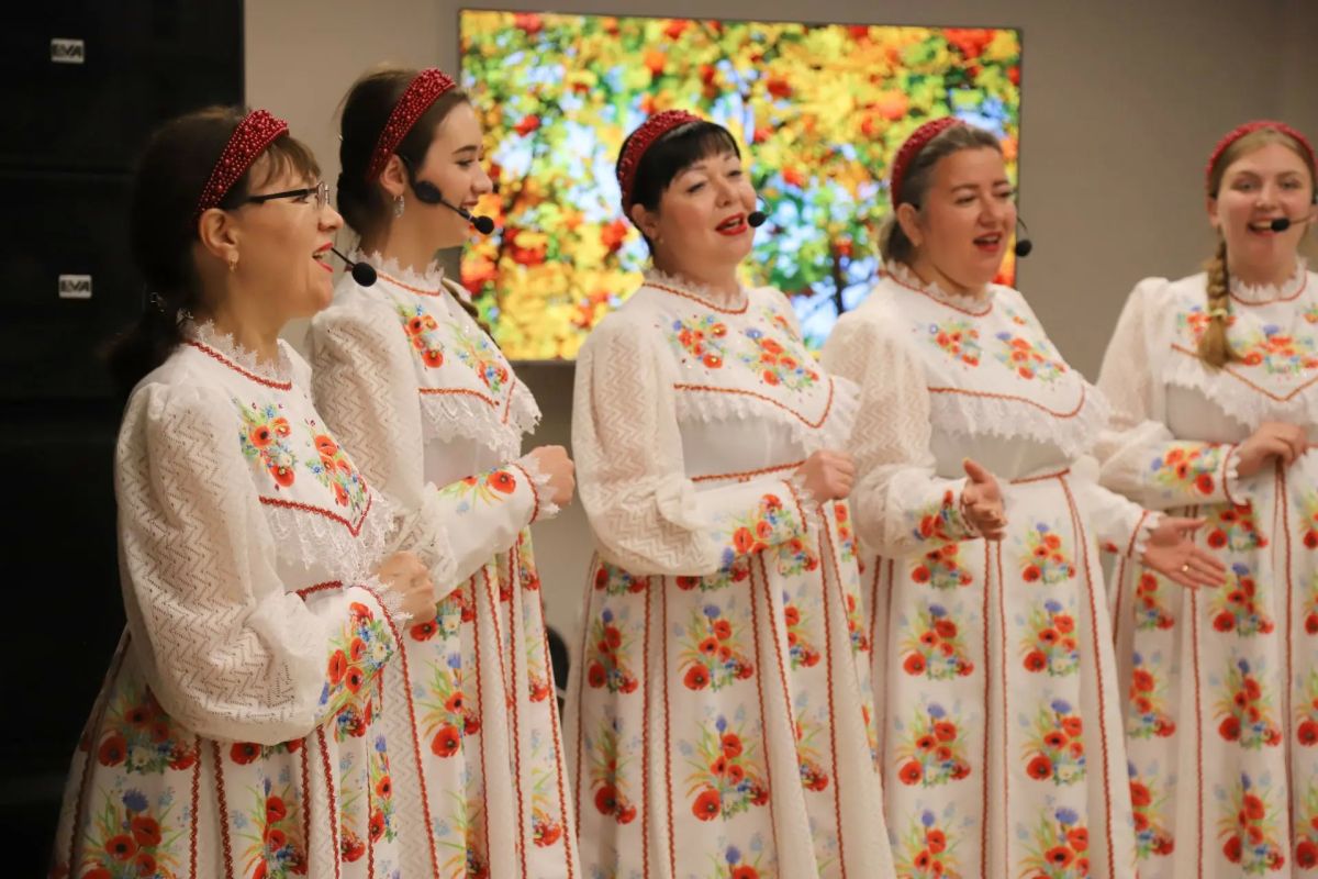 В канун одного из самых светлых и душевных праздников — Дня семьи, любви и верности — в нашем округе состоялось торжественное мероприятие, посвящённое лучшим семьям края В канун одного из самых светлых и душевных праздников — Дня семьи, любви и верности — в нашем округе состоялось торжественное мероприятие, посвящённое лучшим семьям края