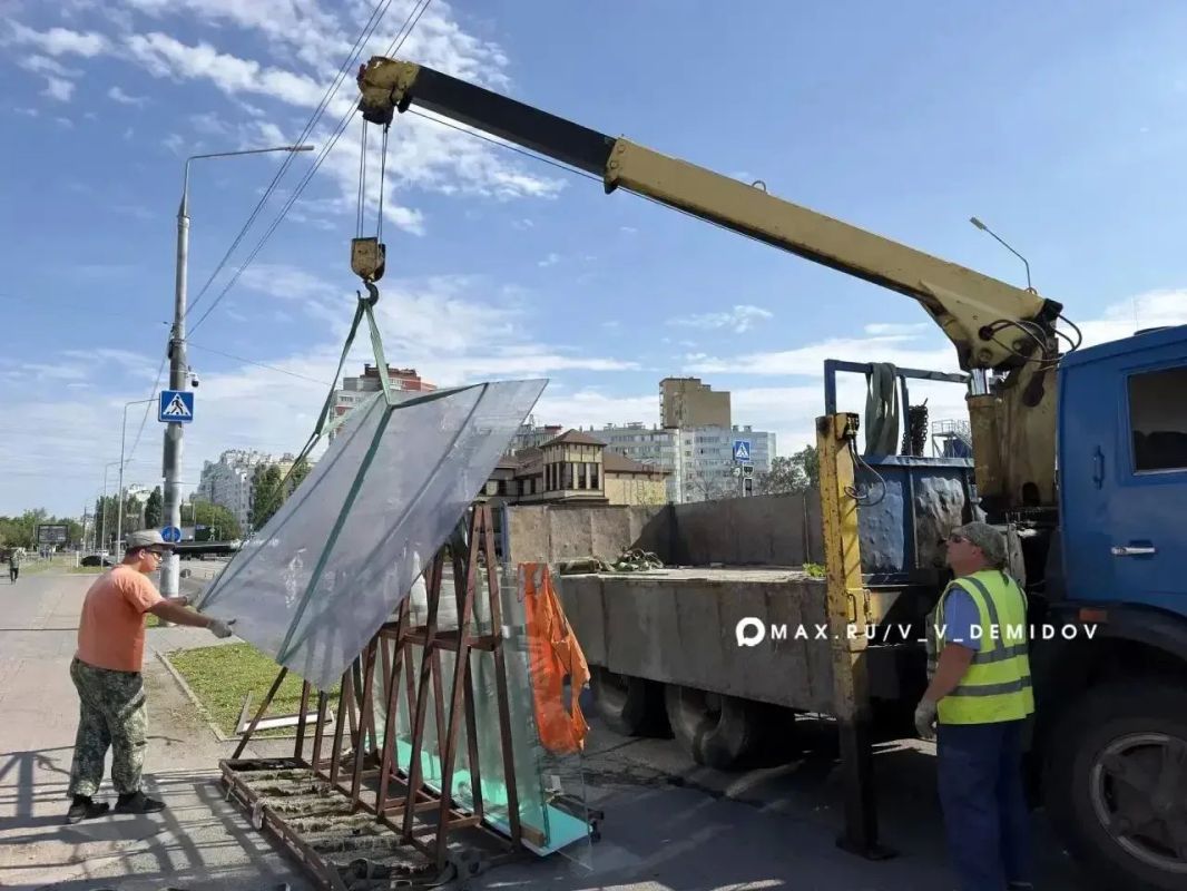 В Белгороде приведут в порядок 11 повреждённых остановок
