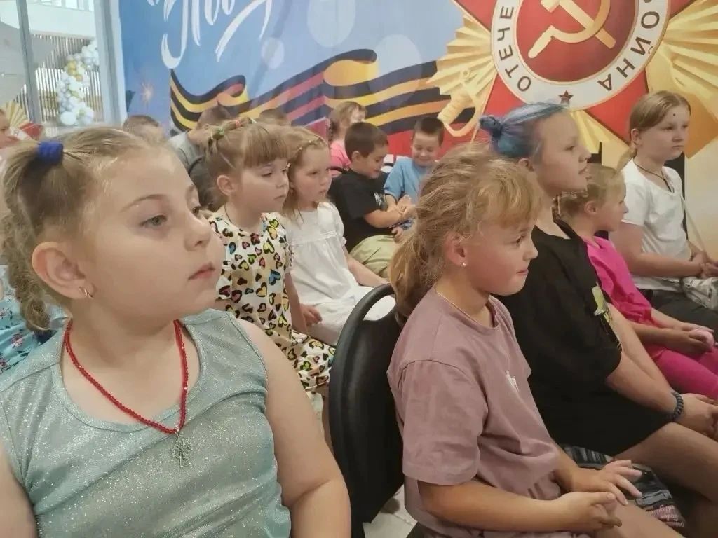 В преддверии Дня семьи, любви и верности в Штабе Победы состоялось познавательное мероприятие для участников программы «Орлята России» В преддверии Дня семьи, любви и верности в Штабе Победы состоялось познавательное мероприятие для участников программы «Орлята России»
