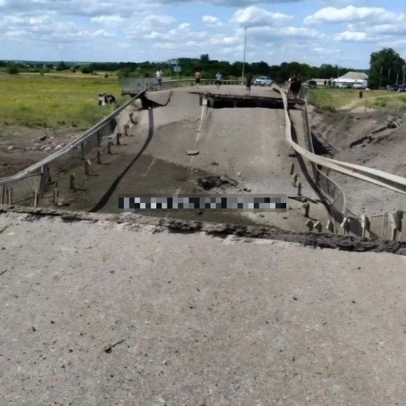 ВСУ обрушили мосты в приграничных селах Шелаево и Уразово Белгородской области, которые в том числе являлись частью логистики ВС РФ на Купянском направлении ВСУ обрушили мосты в приграничных селах Шелаево и Уразово Белгородской области, которые в том числе являлись частью логистики ВС РФ на Купянском направлении