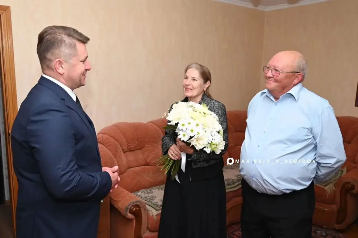 Валентин Демидов: Накануне Дня семьи, любви и верности встретился с семьей Бочкарёвых Валентин Демидов: Накануне Дня семьи, любви и верности встретился с семьей Бочкарёвых
