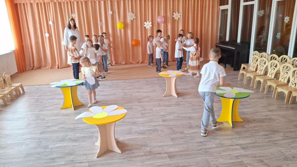 В детском саду «Капелька» прошёл чудесный праздник, посвящённый Дню семьи, любви и верности В детском саду «Капелька» прошёл чудесный праздник, посвящённый Дню семьи, любви и верности