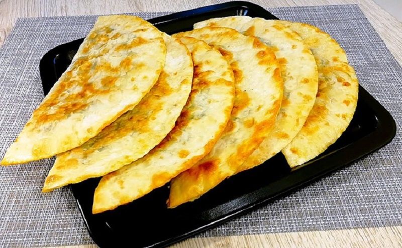 Летние чебуреки с кабачками и зеленью: новое вдохновение для гурманов