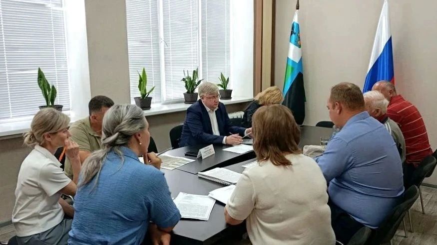 Андрей Миськов: Сегодняшний личный приём был насыщенным - рассмотрели обращения четырёх жителей нашего округа Андрей Миськов: Сегодняшний личный приём был насыщенным - рассмотрели обращения четырёх жителей нашего округа
