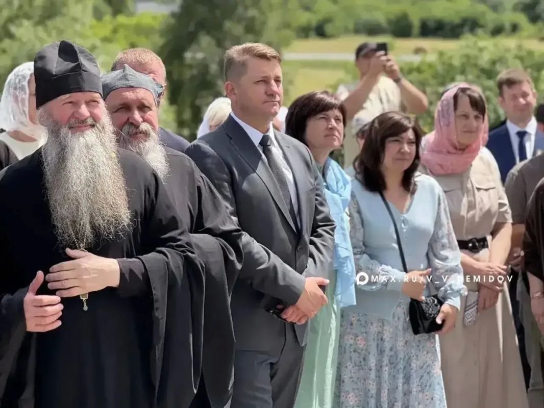 В Свято-Троицком Холковском монастыре открылся паломнический центр В Свято-Троицком Холковском монастыре открылся паломнический центр
