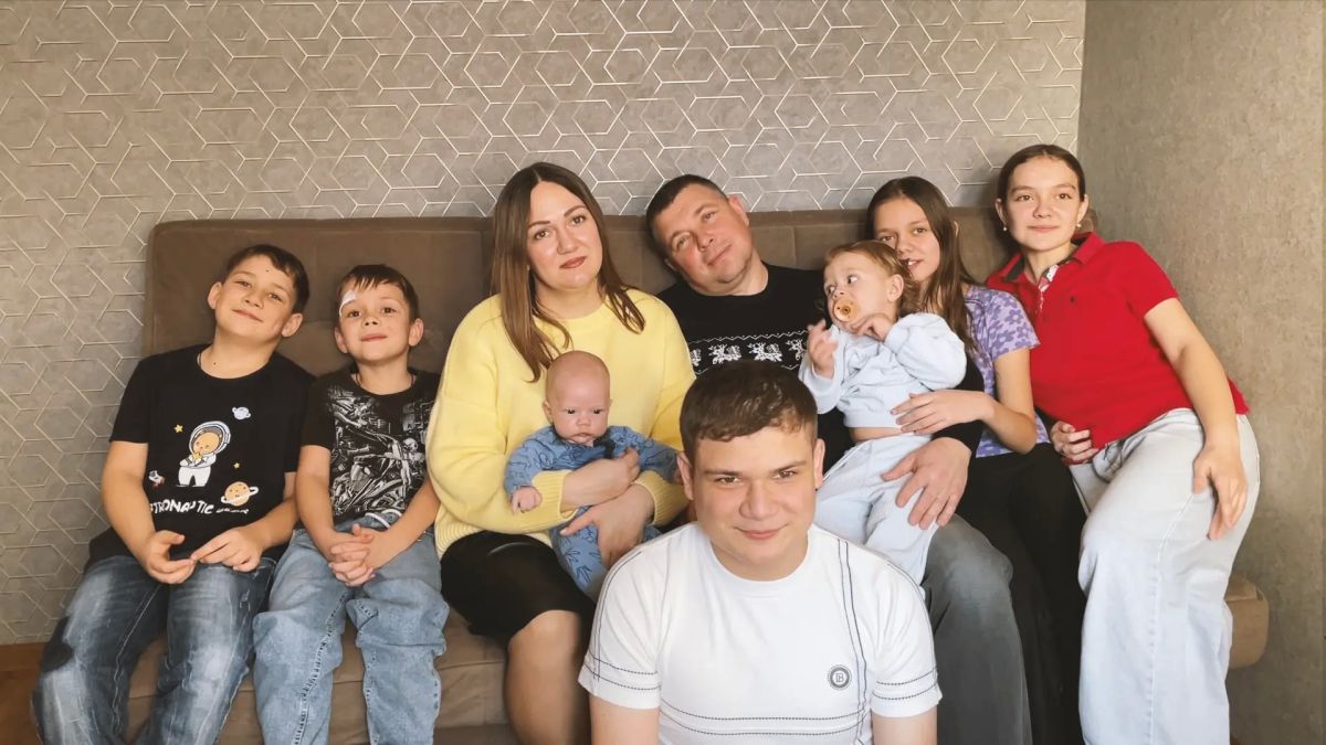 Помните многодетную семью Морозовых из нашего фильма про белгородский Новый Иерусалим? Помните многодетную семью Морозовых из нашего фильма про белгородский Новый Иерусалим?