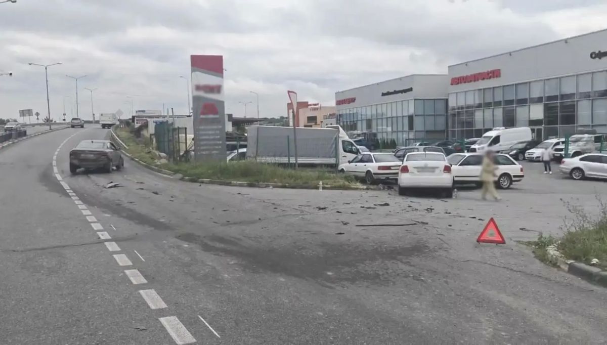 Сотрудниками полиции устанавливаются обстоятельства ДТП в Белгороде