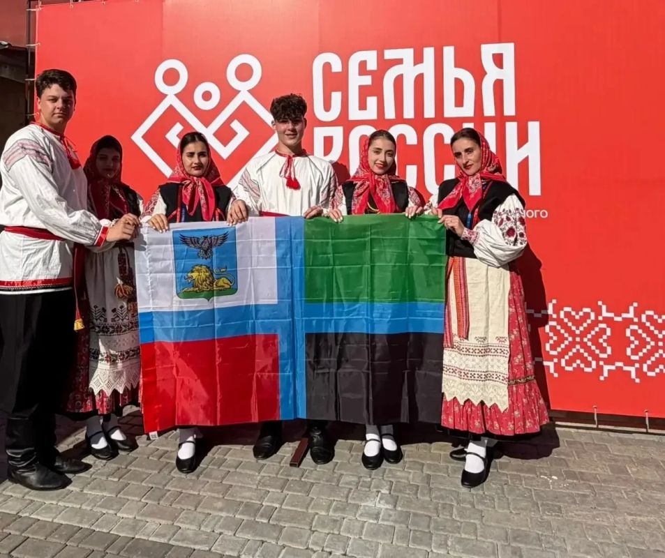В городе Оренбурге на протяжении нескольких дней проходил всероссийский фестиваль семейного творчества «Семьи России В городе Оренбурге на протяжении нескольких дней проходил всероссийский фестиваль семейного творчества «Семьи России