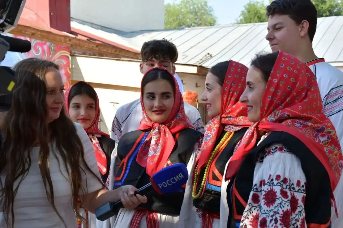 В городе Оренбурге на протяжении нескольких дней проходил всероссийский фестиваль семейного творчества «Семьи России В городе Оренбурге на протяжении нескольких дней проходил всероссийский фестиваль семейного творчества «Семьи России