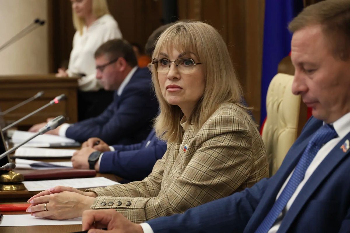 Региональные парламентарии направят 100 млн рублей, предусмотренные в виде субсидий в 2026 году на исполнение наказов, в резервный фонд Правительства области Региональные парламентарии направят 100 млн рублей, предусмотренные в виде субсидий в 2026 году на исполнение наказов, в резервный фонд Правительства области