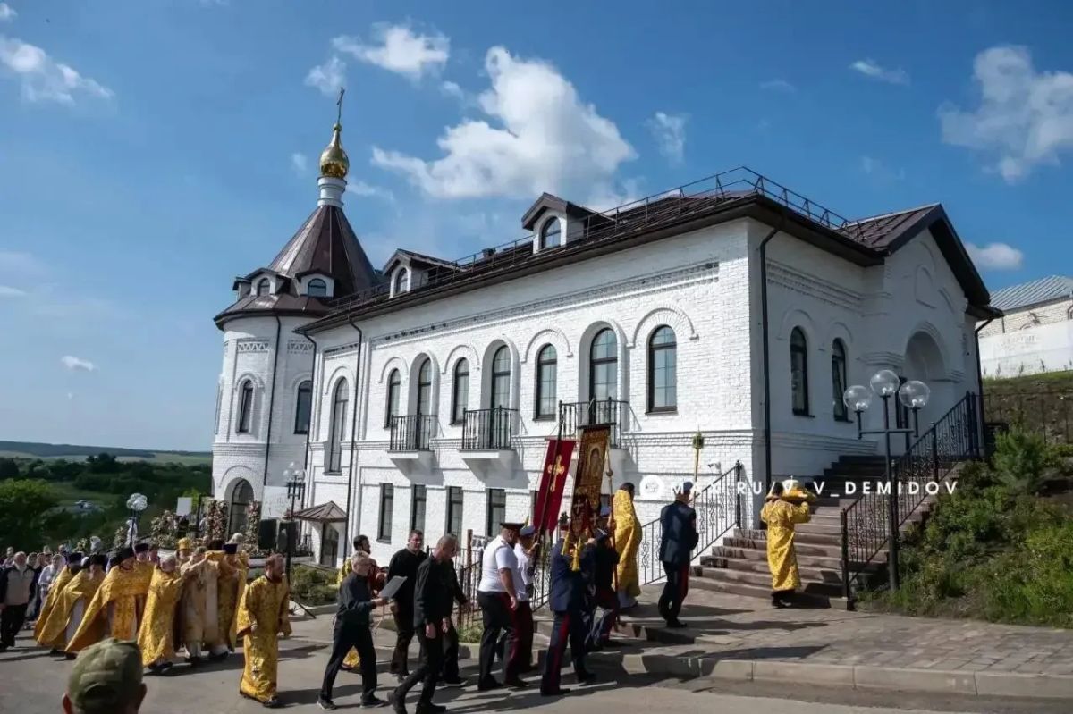 В Свято-Троицком Холковском монастыре открылся паломнический центр В Свято-Троицком Холковском монастыре открылся паломнический центр