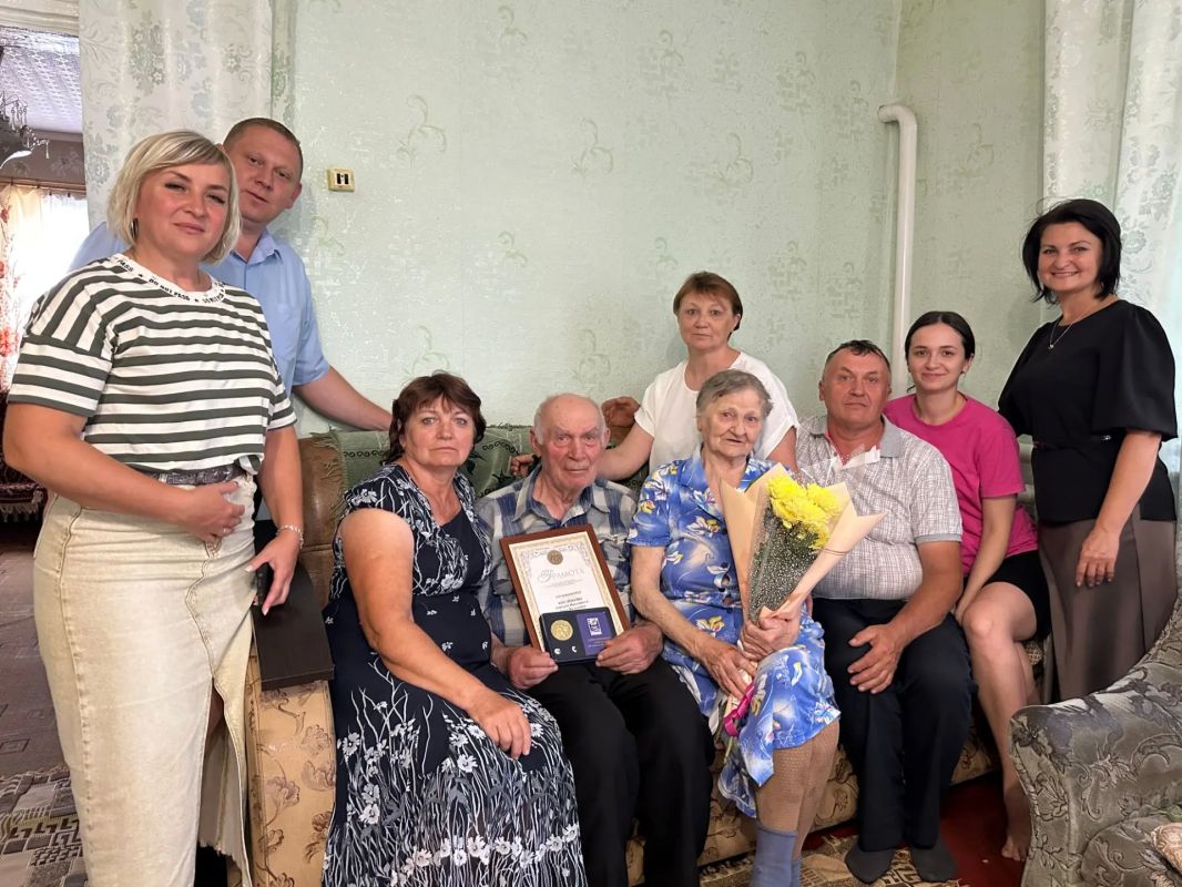 В Центре культурного развития прошёл по-настоящему тёплый праздник — день, когда мы всем сердцем говорили «спасибо» тем, кто своим примером учит нас главному: любить, беречь и ценить друг друга