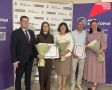 Выпускница Краснояружской СОШ №2 Полина Ханюкова достигла блестящего результата на ЕГЭ по русскому языку, набрав максимальные 100 баллов, за что была удостоена премии губернатора Белгородской области