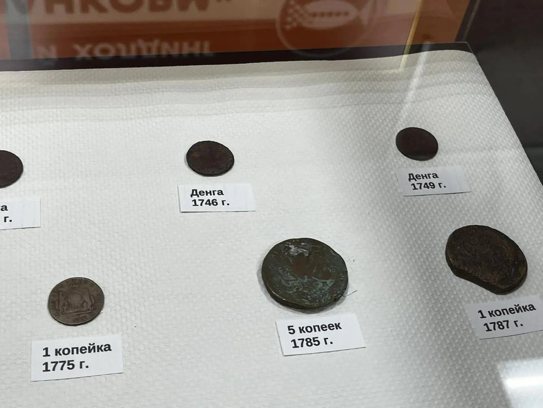 В Ракитном проходит выставка «История в каждом номинале» В Ракитном проходит выставка «История в каждом номинале»