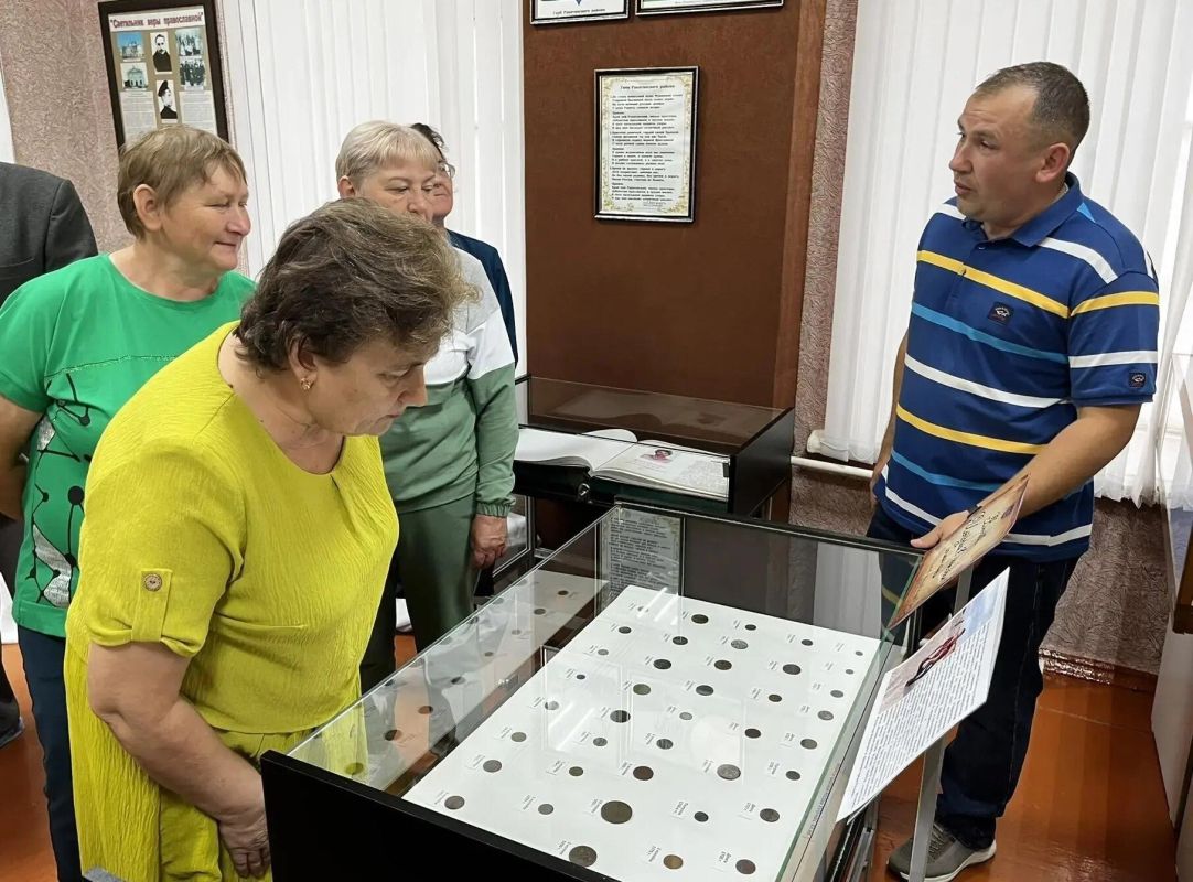 В Ракитном проходит выставка «История в каждом номинале» В Ракитном проходит выставка «История в каждом номинале»