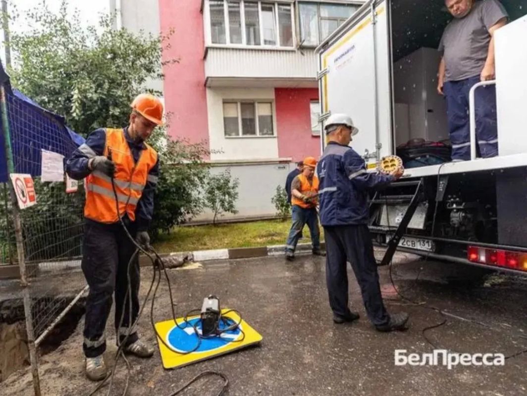 В Белгороде на улице Белгородского Полка заменили 12 м повреждённых труб В Белгороде на улице Белгородского Полка заменили 12 м повреждённых труб