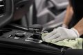 Почему дезинфицирующие салфетки – не лучший выбор для автосалона
