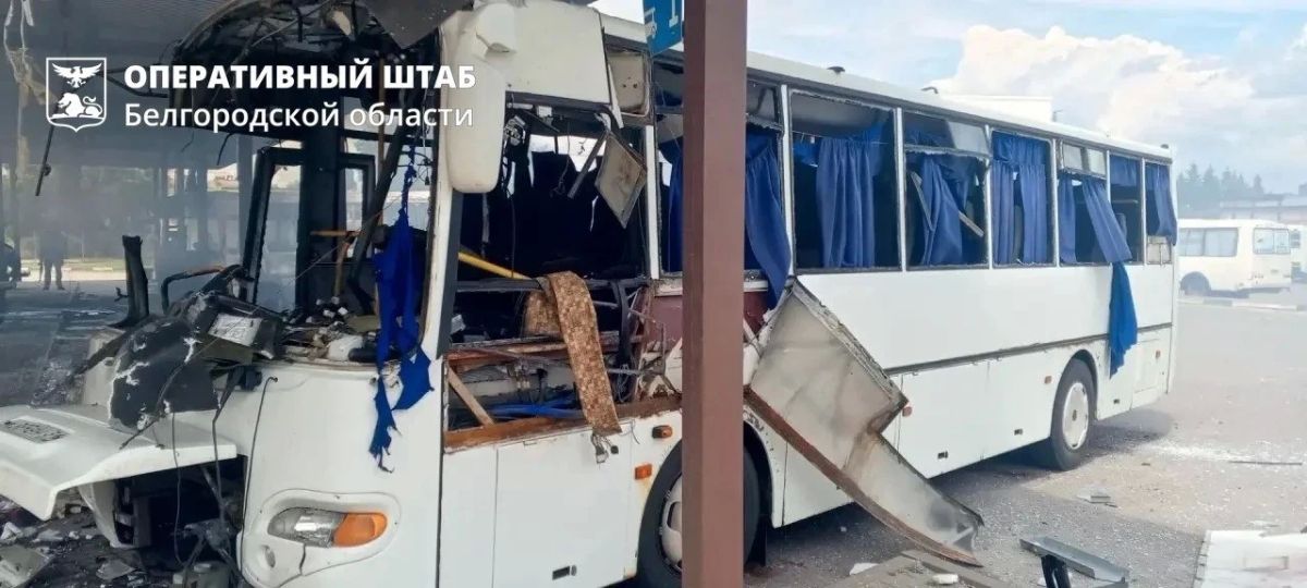 За медпомощью обратился мужчина, пострадавший от удара дрона по ГАЗели в посёлке Политотдельский За медпомощью обратился мужчина, пострадавший от удара дрона по ГАЗели в посёлке Политотдельский