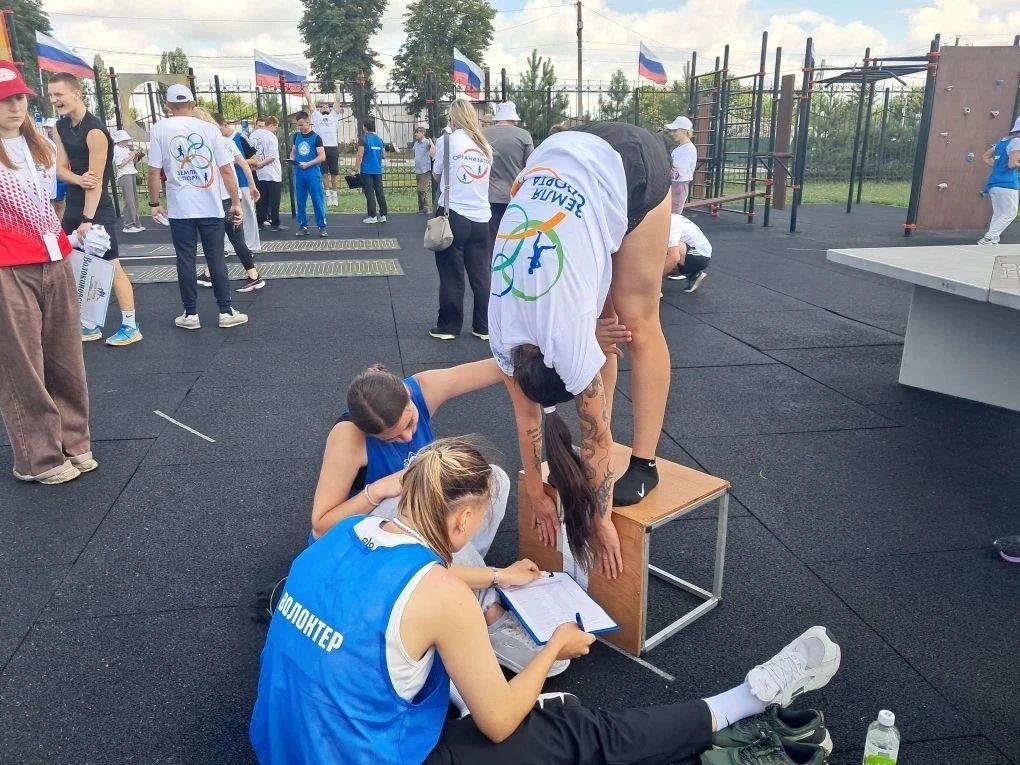Спорт — это не просто соревнования, это основа здорового общества, сила духа и единство поколений Спорт — это не просто соревнования, это основа здорового общества, сила духа и единство поколений
