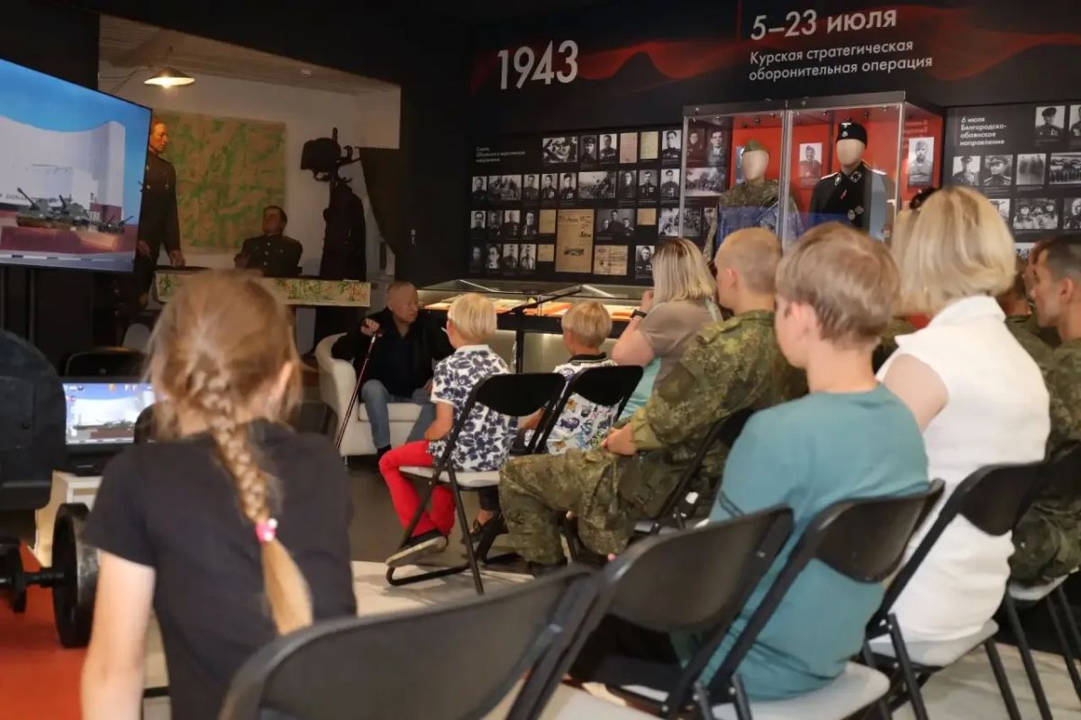 В дни 83й годовщины Курской битвы белгородскую землю посетил Александр Бедржихович Ватутин — внук генерала армии, Героя Советского Союза Николая Фёдоровича Ватутина В дни 83й годовщины Курской битвы белгородскую землю посетил Александр Бедржихович Ватутин — внук генерала армии, Героя Советского Союза Николая Фёдоровича Ватутина