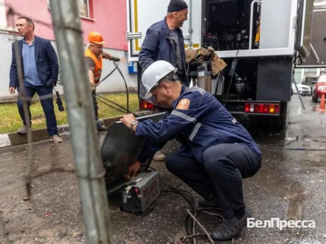 В Белгороде на улице Белгородского Полка заменили 12 м повреждённых труб В Белгороде на улице Белгородского Полка заменили 12 м повреждённых труб